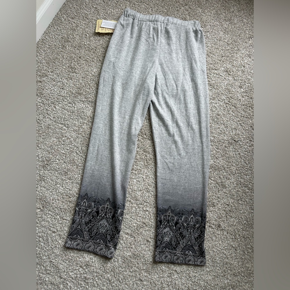 Women’s One World Gray Lounge Pants - Picture 2 of 6
